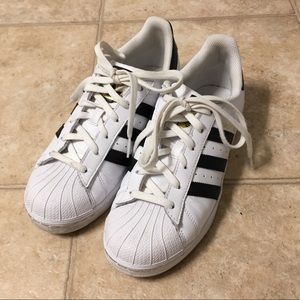 Adidas superstars